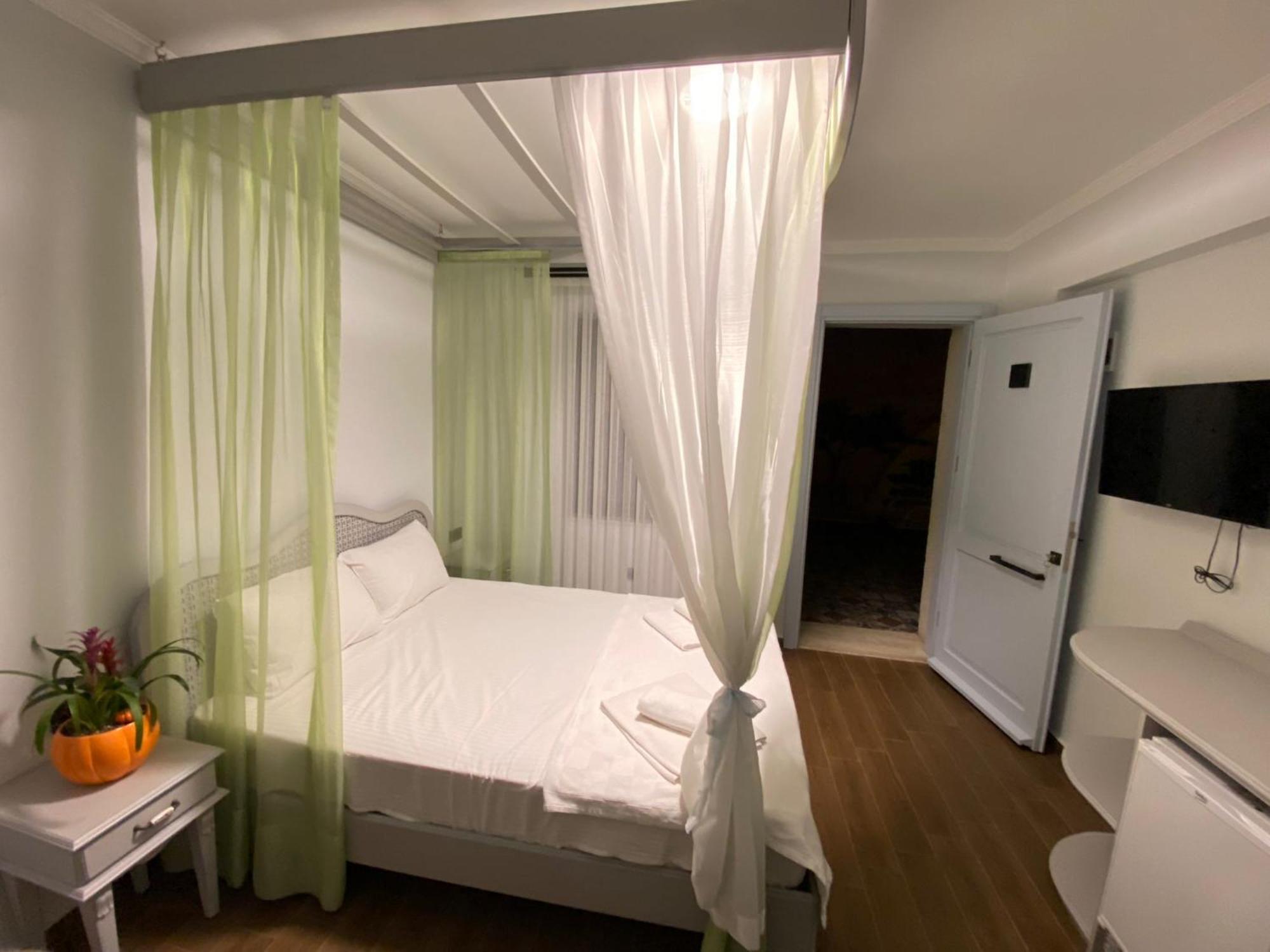 Mara Koeyici Bed and Breakfast Çeşme Buitenkant foto